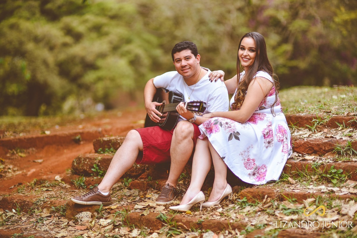 ENSAIO NAMORANDO, ENSAIO ROMÂNTICO, ENSAIO EM ARAXÁ, ARAXÁ MINAS GERAIS, PATOS DE MINAS, FOTOGRAFIA DE CASAMENTO, FOTÓGRAFO LIZANDRO JÚNIOR