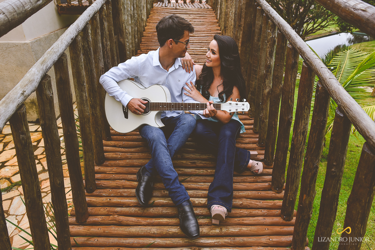 ENSAIO NAMORANDO, ENSAIO DE NAMORO, ENSAIO ROMÂNTICO, ENSAIO CRISTÃO, LIZANDRO JUNIOR, FOTOGRAFO DE CASAMENTO RIO PARANAÍBA