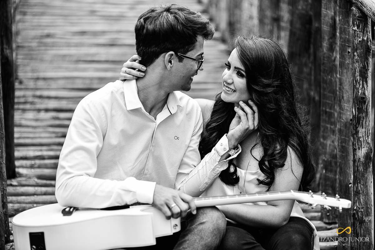 ENSAIO NAMORANDO, ENSAIO DE NAMORO, ENSAIO ROMÂNTICO, ENSAIO CRISTÃO, LIZANDRO JUNIOR, FOTOGRAFO DE CASAMENTO RIO PARANAÍBA