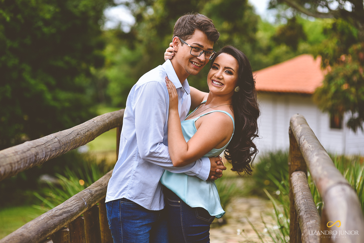 ENSAIO NAMORANDO, ENSAIO DE NAMORO, ENSAIO ROMÂNTICO, ENSAIO CRISTÃO, LIZANDRO JUNIOR, FOTOGRAFO DE CASAMENTO RIO PARANAÍBA