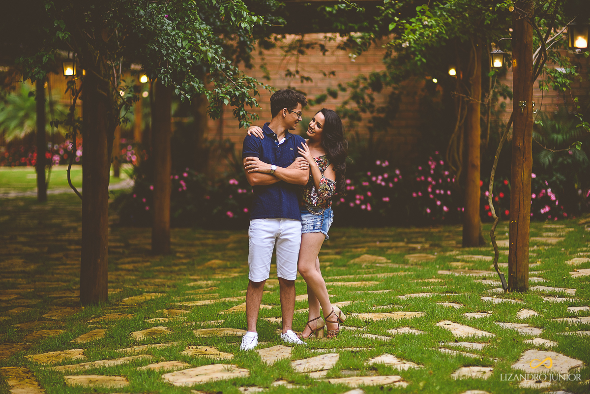 ENSAIO NAMORANDO, ENSAIO DE NAMORO, ENSAIO ROMÂNTICO, ENSAIO CRISTÃO, LIZANDRO JUNIOR, FOTOGRAFO DE CASAMENTO RIO PARANAÍBA