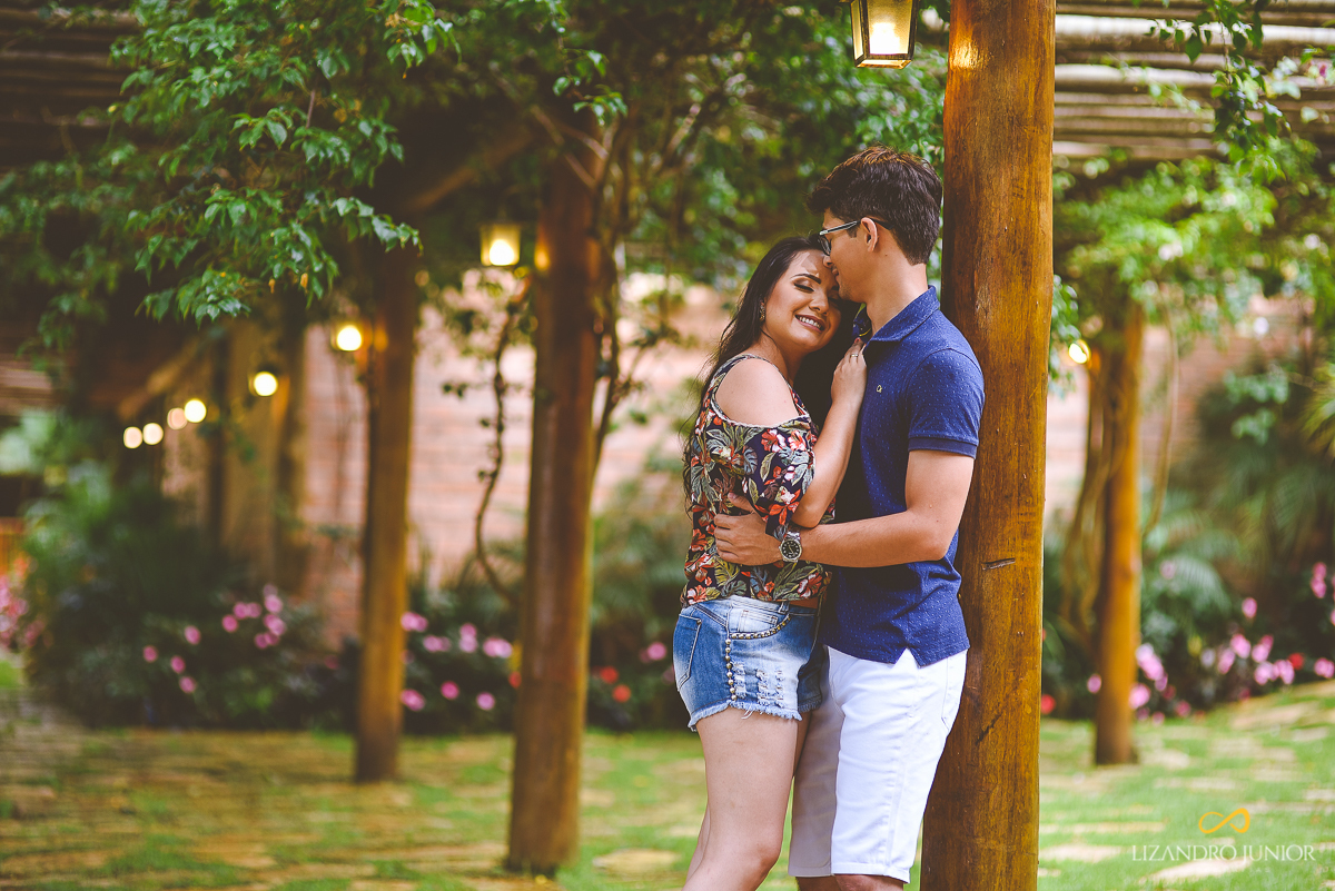 ENSAIO NAMORANDO, ENSAIO DE NAMORO, ENSAIO ROMÂNTICO, ENSAIO CRISTÃO, LIZANDRO JUNIOR, FOTOGRAFO DE CASAMENTO RIO PARANAÍBA