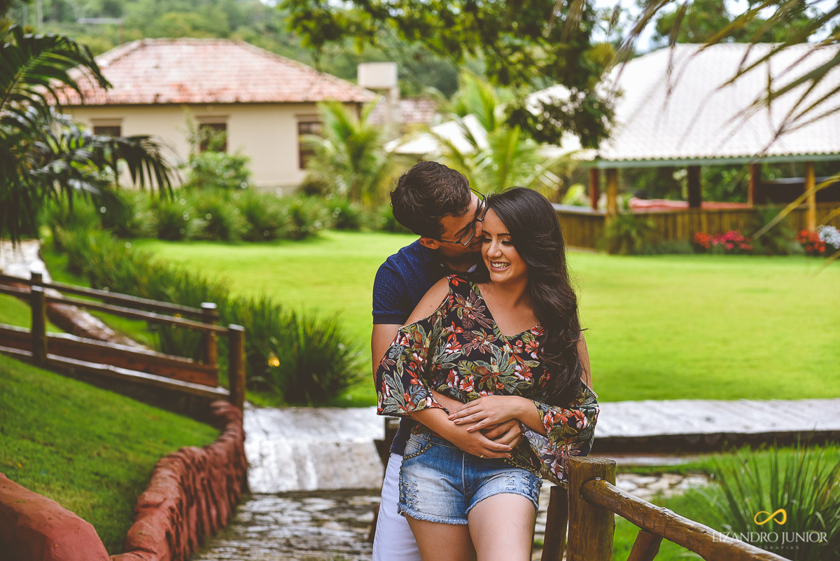 ENSAIO NAMORANDO, ENSAIO DE NAMORO, ENSAIO ROMÂNTICO, ENSAIO CRISTÃO, LIZANDRO JUNIOR, FOTOGRAFO DE CASAMENTO RIO PARANAÍBA