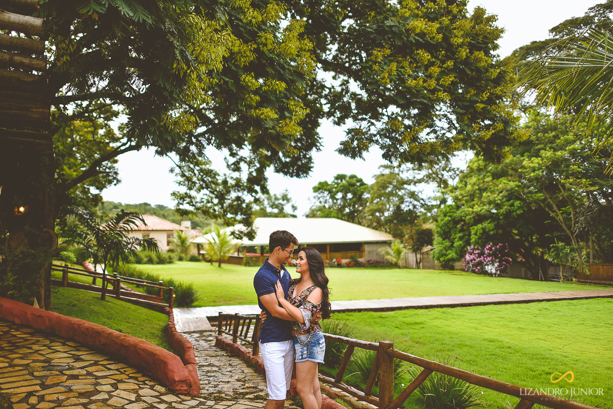 ENSAIO NAMORANDO, ENSAIO DE NAMORO, ENSAIO ROMÂNTICO, ENSAIO CRISTÃO, LIZANDRO JUNIOR, FOTOGRAFO DE CASAMENTO RIO PARANAÍBA
