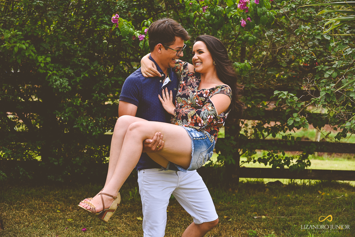 ENSAIO NAMORANDO, ENSAIO DE NAMORO, ENSAIO ROMÂNTICO, ENSAIO CRISTÃO, LIZANDRO JUNIOR, FOTOGRAFO DE CASAMENTO RIO PARANAÍBA