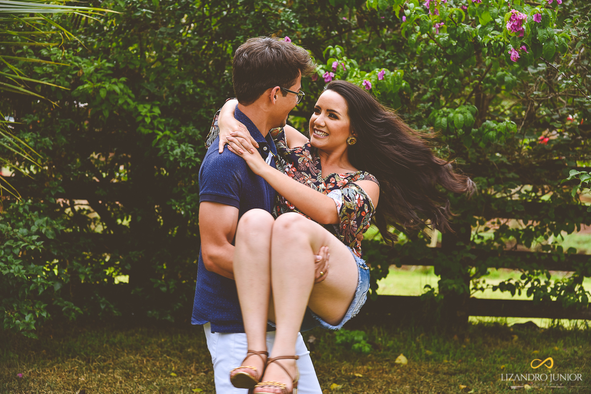 ENSAIO NAMORANDO, ENSAIO DE NAMORO, ENSAIO ROMÂNTICO, ENSAIO CRISTÃO, LIZANDRO JUNIOR, FOTOGRAFO DE CASAMENTO RIO PARANAÍBA