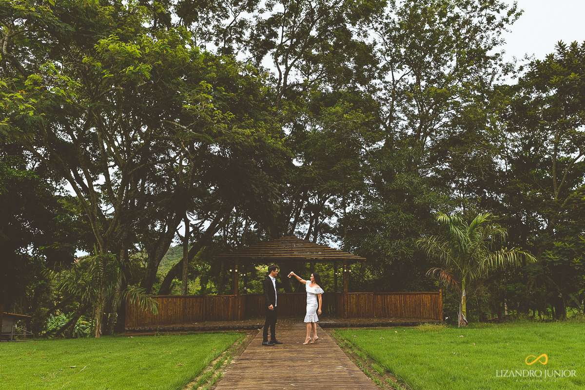 ENSAIO NAMORANDO, ENSAIO DE NAMORO, ENSAIO ROMÂNTICO, ENSAIO CRISTÃO, LIZANDRO JUNIOR, FOTOGRAFO DE CASAMENTO RIO PARANAÍBA