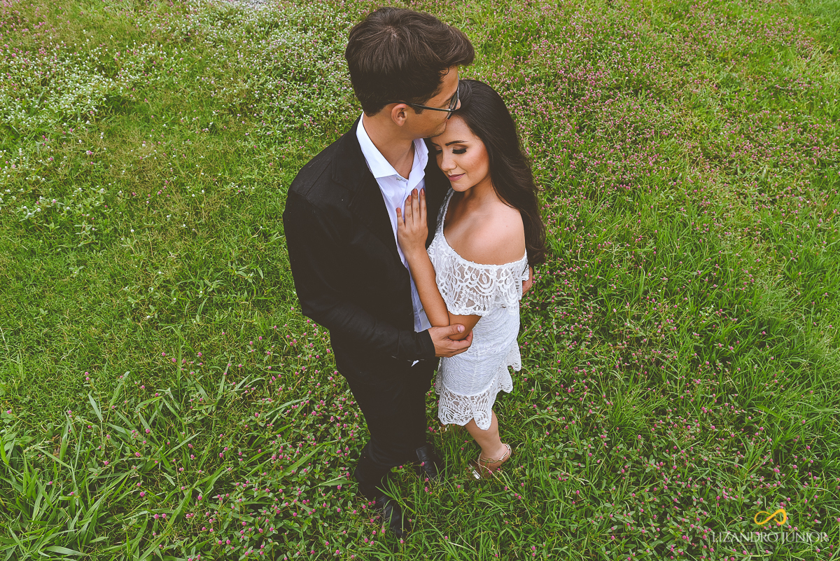 ENSAIO NAMORANDO, ENSAIO DE NAMORO, ENSAIO ROMÂNTICO, ENSAIO CRISTÃO, LIZANDRO JUNIOR, FOTOGRAFO DE CASAMENTO RIO PARANAÍBA