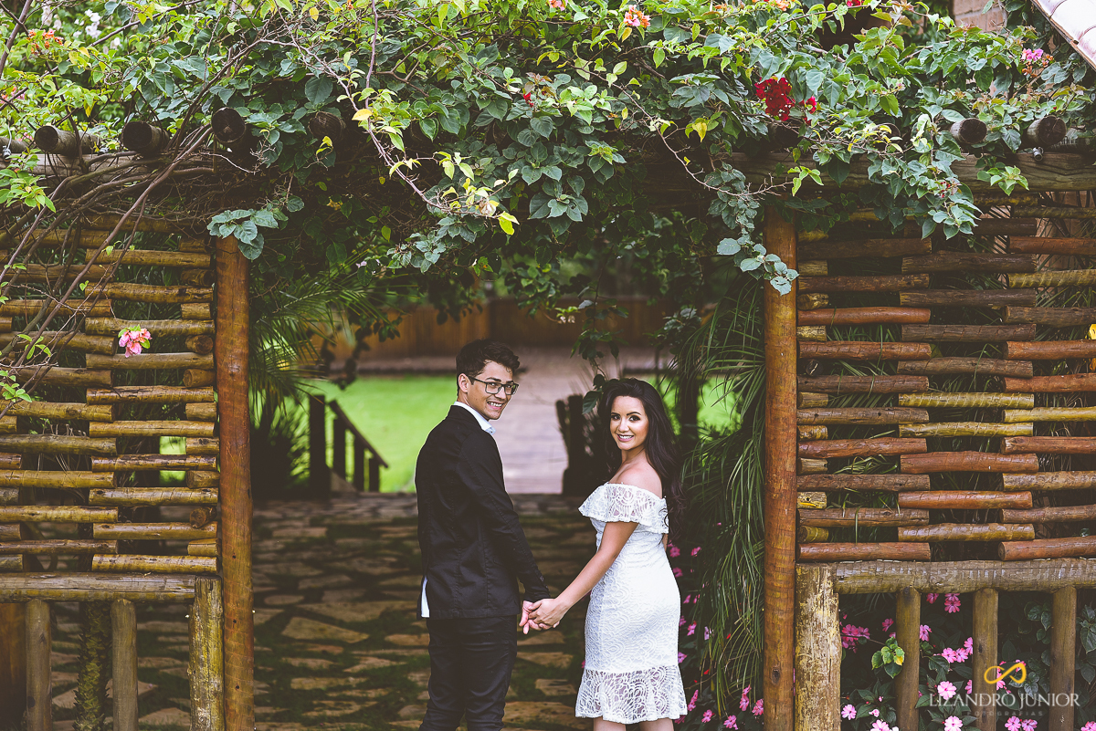 ENSAIO NAMORANDO, ENSAIO DE NAMORO, ENSAIO ROMÂNTICO, ENSAIO CRISTÃO, LIZANDRO JUNIOR, FOTOGRAFO DE CASAMENTO RIO PARANAÍBA