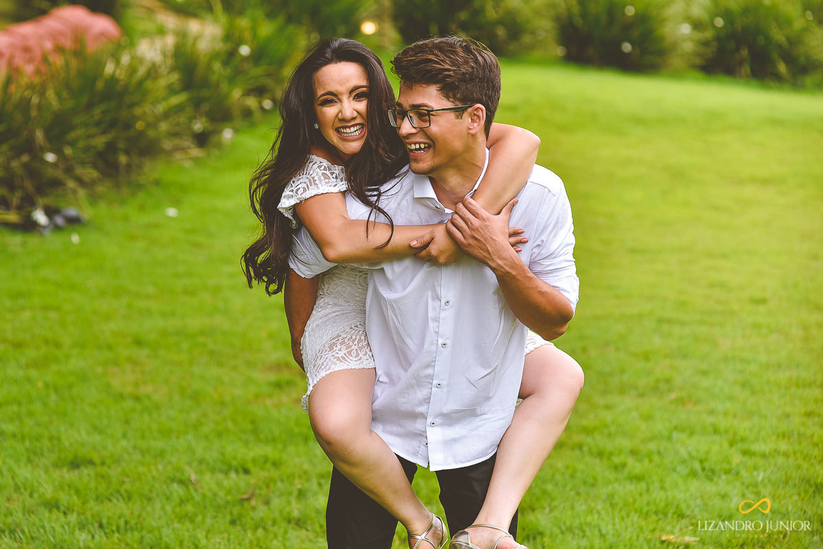 ENSAIO NAMORANDO, ENSAIO DE NAMORO, ENSAIO ROMÂNTICO, ENSAIO CRISTÃO, LIZANDRO JUNIOR, FOTOGRAFO DE CASAMENTO RIO PARANAÍBA
