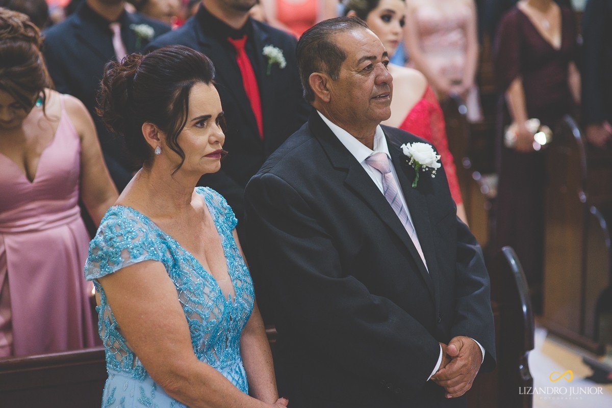 casamento, camila e bruno, patos de minas, casamento em patos, lizandro junior, lizandro júnior, neo old car, igreja dos capuchinhos 