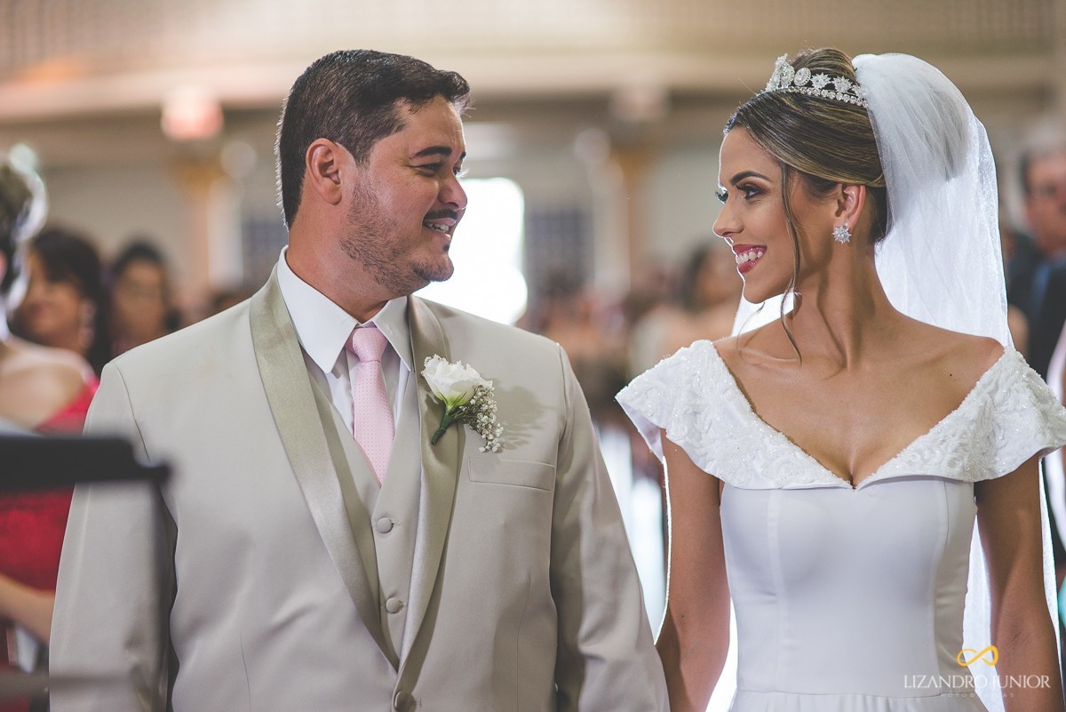 casamento, camila e bruno, patos de minas, casamento em patos, lizandro junior, lizandro júnior, neo old car, igreja dos capuchinhos 
