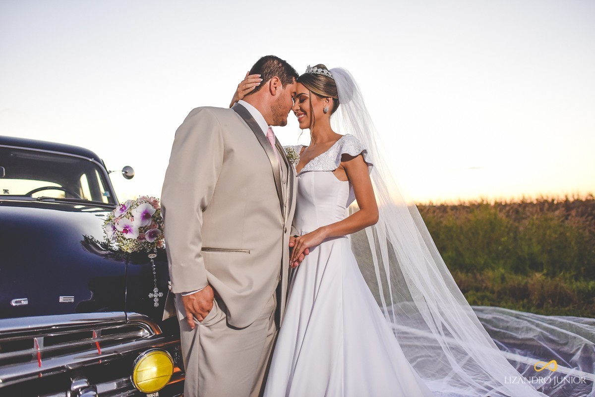 casamento, camila e bruno, patos de minas, casamento em patos, lizandro junior, lizandro júnior, neo old car, igreja dos capuchinhos 