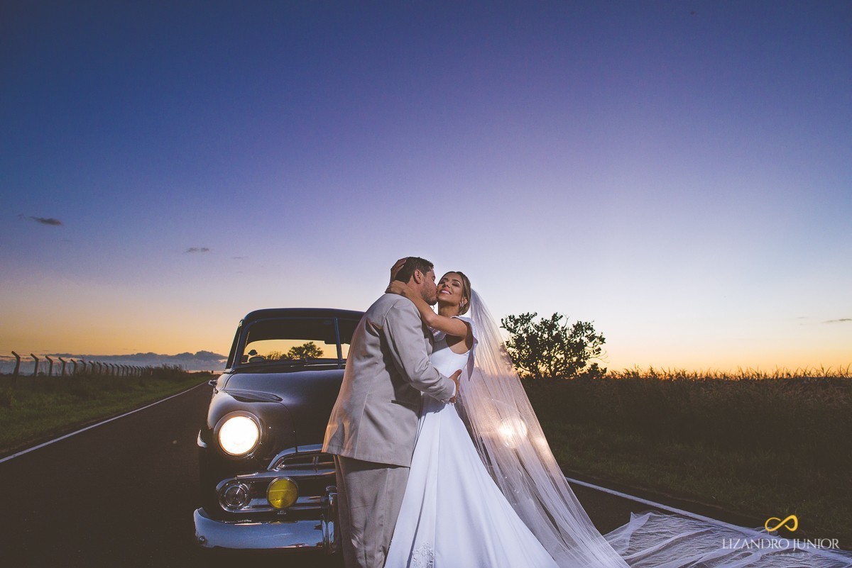 casamento, camila e bruno, patos de minas, casamento em patos, lizandro junior, lizandro júnior, neo old car, igreja dos capuchinhos 