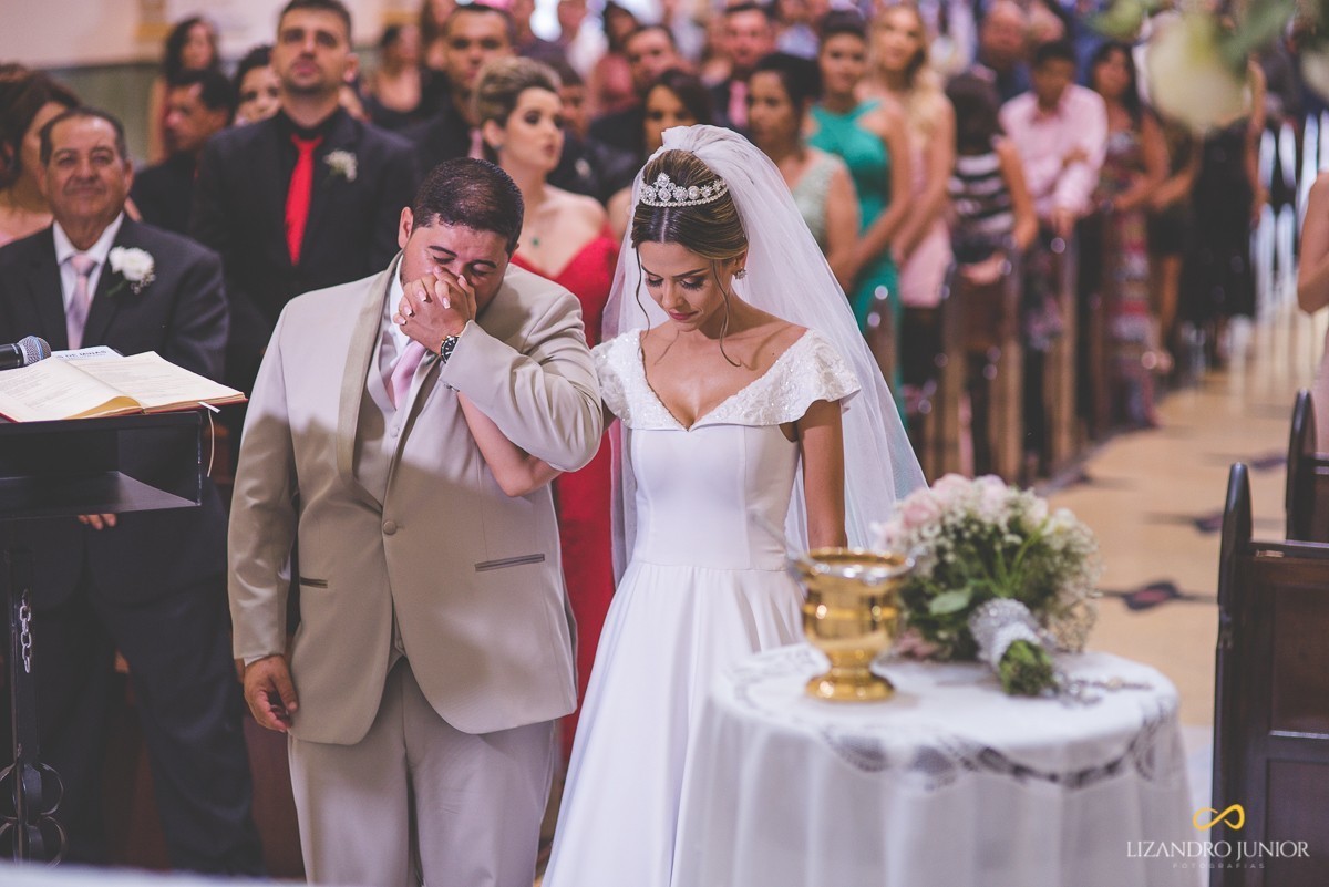 casamento, camila e bruno, patos de minas, casamento em patos, lizandro junior, lizandro júnior, neo old car, igreja dos capuchinhos 