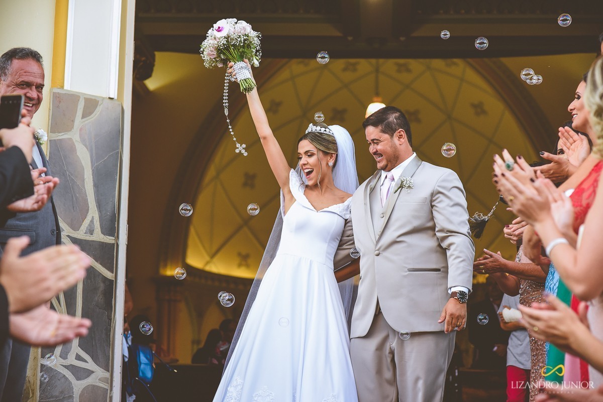 casamento, camila e bruno, patos de minas, casamento em patos, lizandro junior, lizandro júnior, neo old car, igreja dos capuchinhos 
