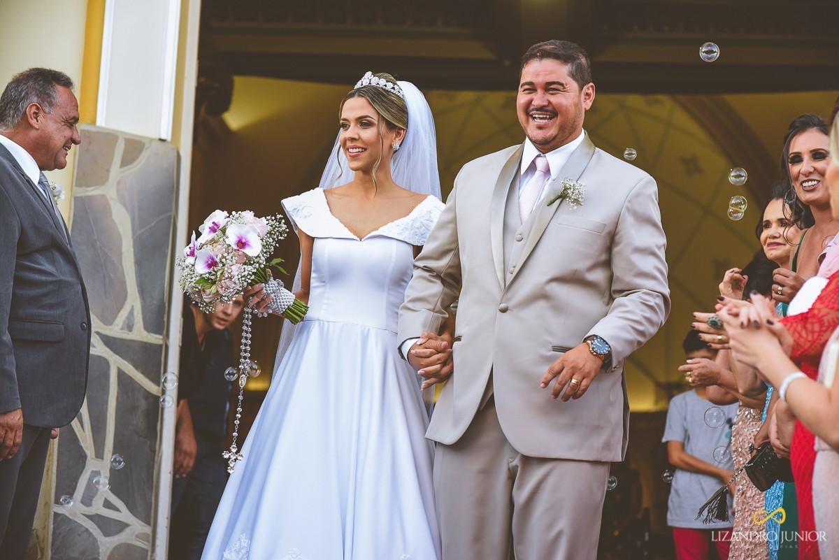 casamento, camila e bruno, patos de minas, casamento em patos, lizandro junior, lizandro júnior, neo old car, igreja dos capuchinhos 