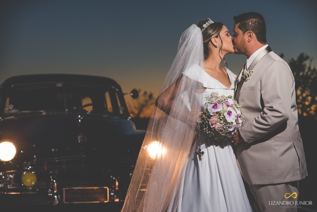 casamento, camila e bruno, patos de minas, casamento em patos, lizandro junior, lizandro júnior, neo old car, igreja dos capuchinhos 