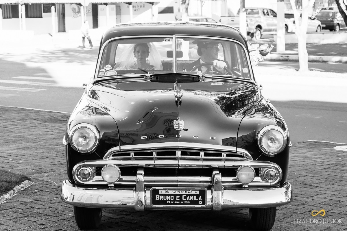 casamento, camila e bruno, patos de minas, casamento em patos, lizandro junior, lizandro júnior, neo old car, igreja dos capuchinhos 
