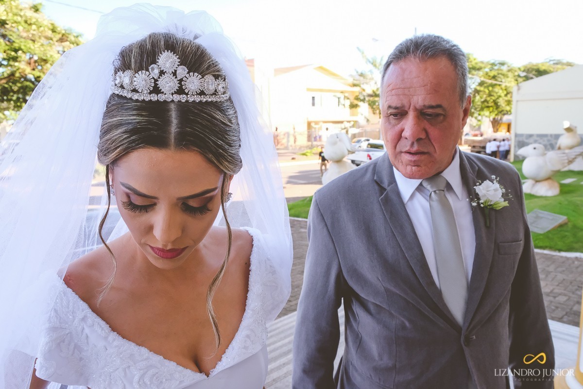 casamento, camila e bruno, patos de minas, casamento em patos, lizandro junior, lizandro júnior, neo old car, igreja dos capuchinhos 