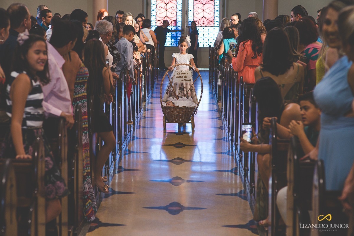 casamento, camila e bruno, patos de minas, casamento em patos, lizandro junior, lizandro júnior, neo old car, igreja dos capuchinhos 