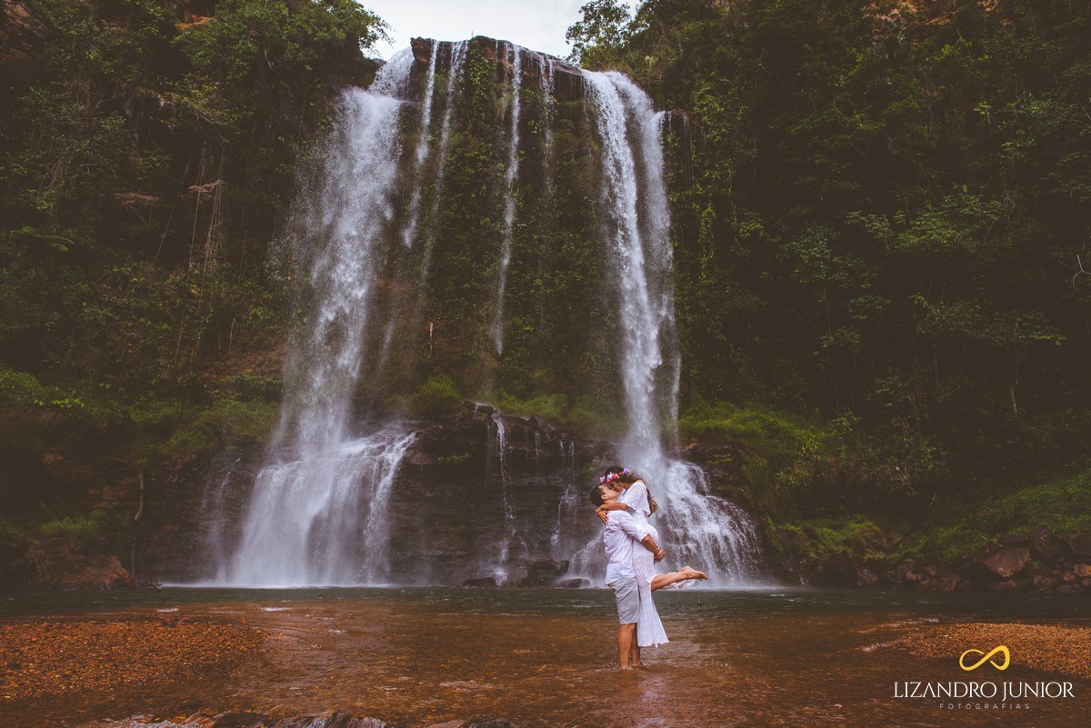 ENSAIO NAMORANDO, RHAYENNE E MATHEUS, AMOR, LOVE, CACHOEIRA, ENSAIO NA CACHOEIRA, CACHOEIRA DO SANTUÁRIO, LIZANDRO JUNIOR, ENSAIO DE BIKE