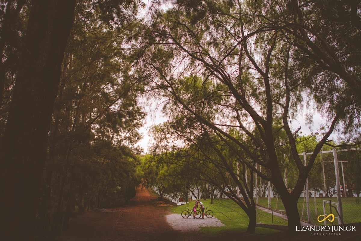 ENSAIO NAMORANDO, RHAYENNE E MATHEUS, AMOR, LOVE, CACHOEIRA, ENSAIO NA CACHOEIRA, CACHOEIRA DO SANTUÁRIO, LIZANDRO JUNIOR, ENSAIO DE BIKE