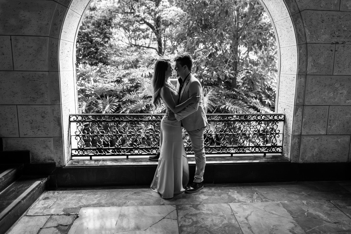 ENSAIO NAMORANDO EM ARAXÁ, ENSAIO ROMÂNTICO, ENSAIO COM FUSCA, VOLKSWAGEN FUSCA, FUSCA VERMELHO, ENSAIO PATOS DE MINAS, LIZANDRO JUNIOR, FOTOGRAFO DE CASAMENTO