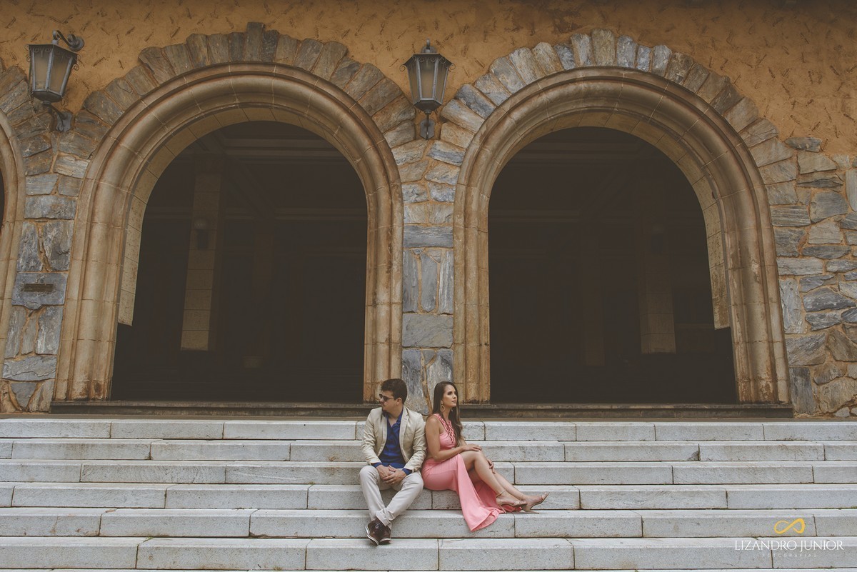 ENSAIO NAMORANDO EM ARAXÁ, ENSAIO ROMÂNTICO, ENSAIO COM FUSCA, VOLKSWAGEN FUSCA, FUSCA VERMELHO, ENSAIO PATOS DE MINAS, LIZANDRO JUNIOR, FOTOGRAFO DE CASAMENTO