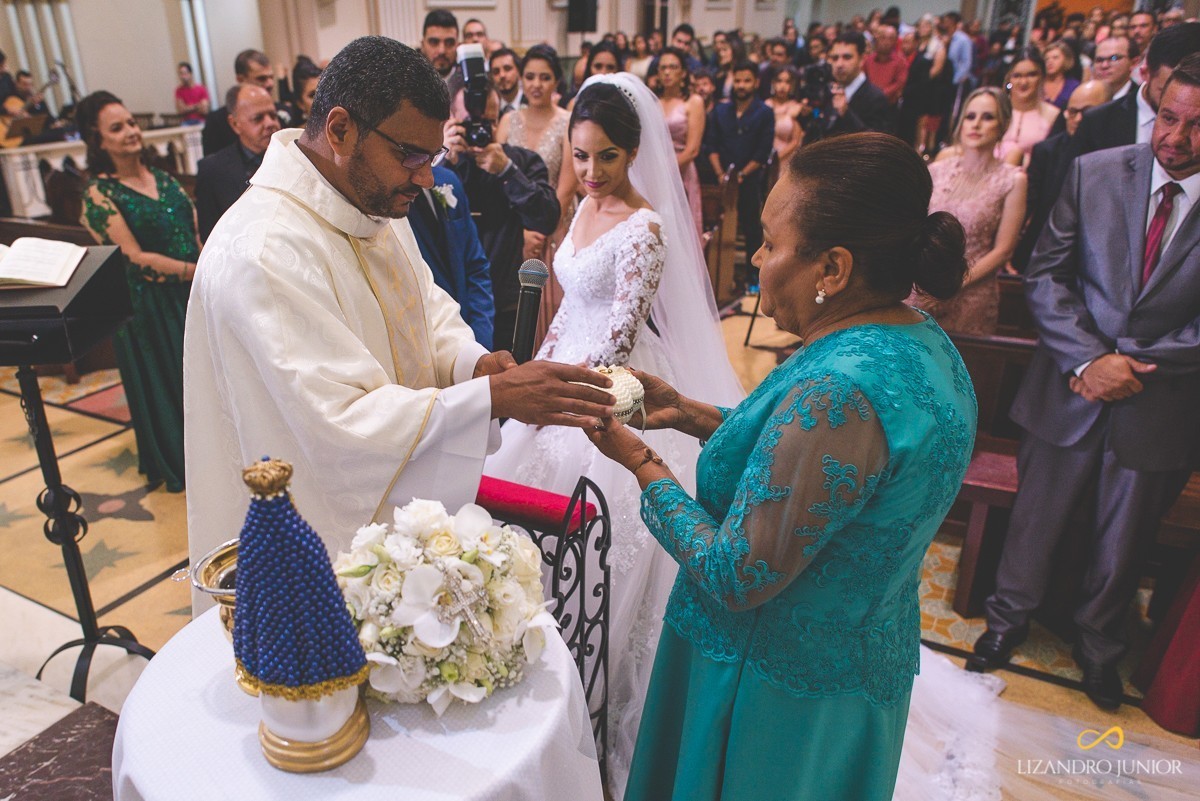 RHAYENNE E MATHEUS, NOIVA, MCDONALDS, SALVATORE CABELEIREIROS, CAPUCHINHOS, LIZANDRO JUNIOR, PATOS DE MINAS, NOIVA PATOS, CASAMENTO, ENLACE MAISON