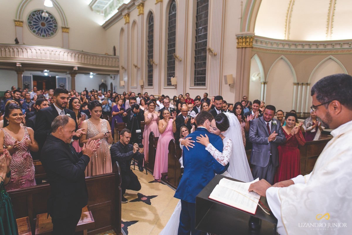 RHAYENNE E MATHEUS, NOIVA, MCDONALDS, SALVATORE CABELEIREIROS, CAPUCHINHOS, LIZANDRO JUNIOR, PATOS DE MINAS, NOIVA PATOS, CASAMENTO, ENLACE MAISON