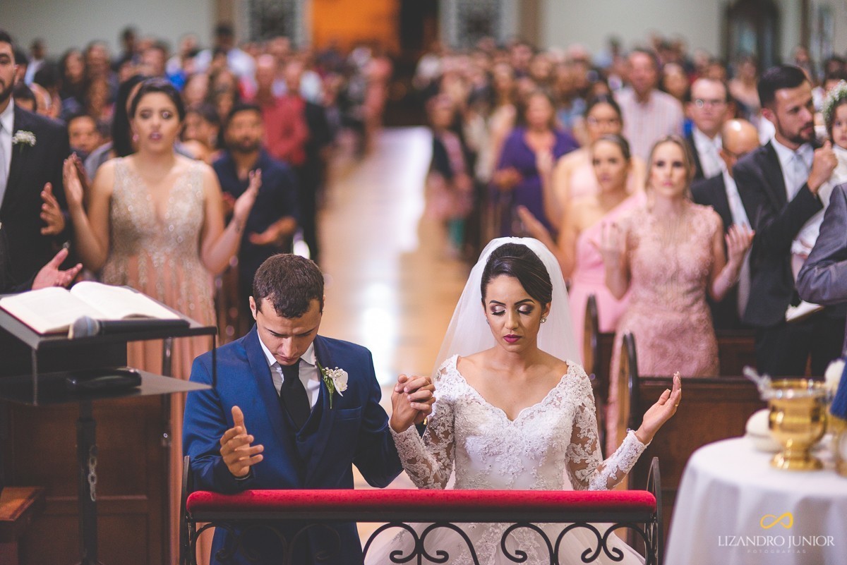 RHAYENNE E MATHEUS, NOIVA, MCDONALDS, SALVATORE CABELEIREIROS, CAPUCHINHOS, LIZANDRO JUNIOR, PATOS DE MINAS, NOIVA PATOS, CASAMENTO, ENLACE MAISON