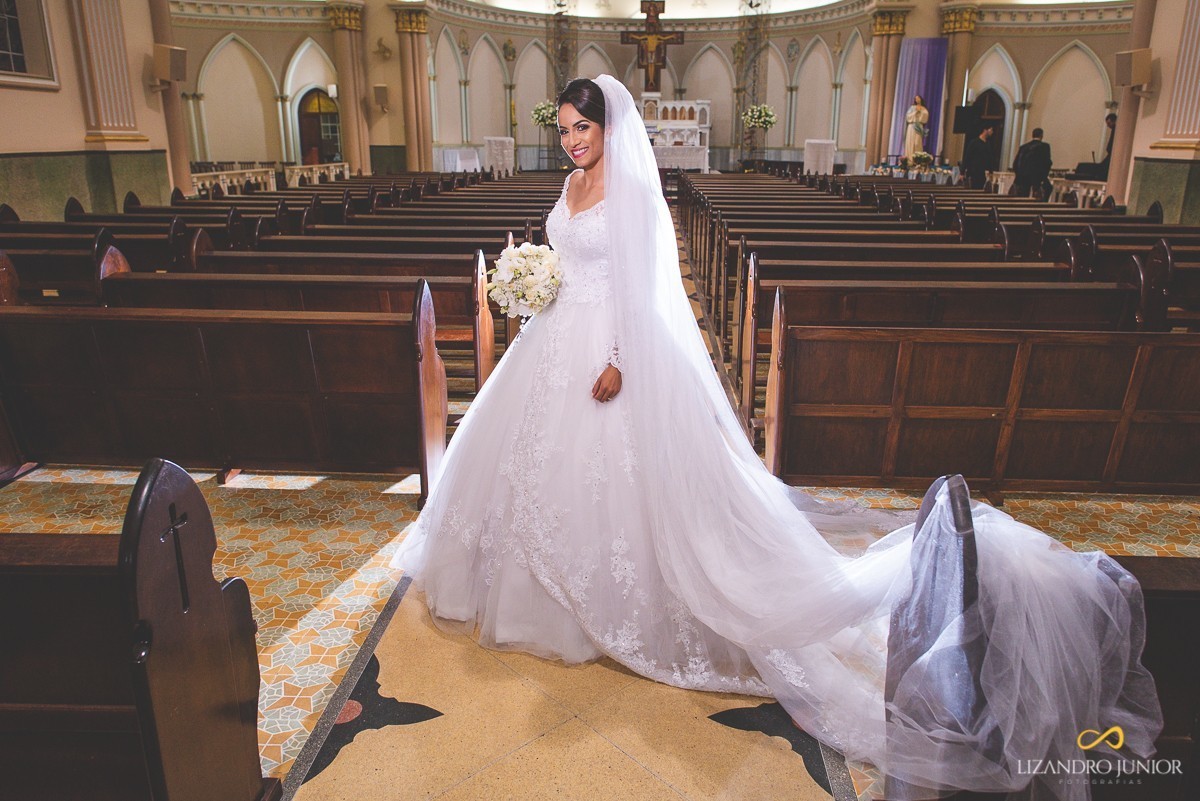 RHAYENNE E MATHEUS, NOIVA, MCDONALDS, SALVATORE CABELEIREIROS, CAPUCHINHOS, LIZANDRO JUNIOR, PATOS DE MINAS, NOIVA PATOS, CASAMENTO, ENLACE MAISON