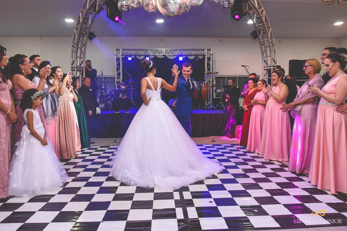 RHAYENNE E MATHEUS, NOIVA, MCDONALDS, SALVATORE CABELEIREIROS, CAPUCHINHOS, LIZANDRO JUNIOR, PATOS DE MINAS, NOIVA PATOS, CASAMENTO, ENLACE MAISON