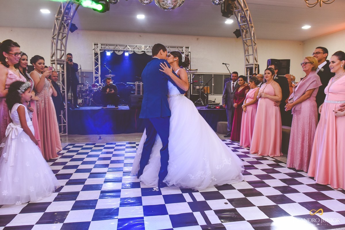 RHAYENNE E MATHEUS, NOIVA, MCDONALDS, SALVATORE CABELEIREIROS, CAPUCHINHOS, LIZANDRO JUNIOR, PATOS DE MINAS, NOIVA PATOS, CASAMENTO, ENLACE MAISON