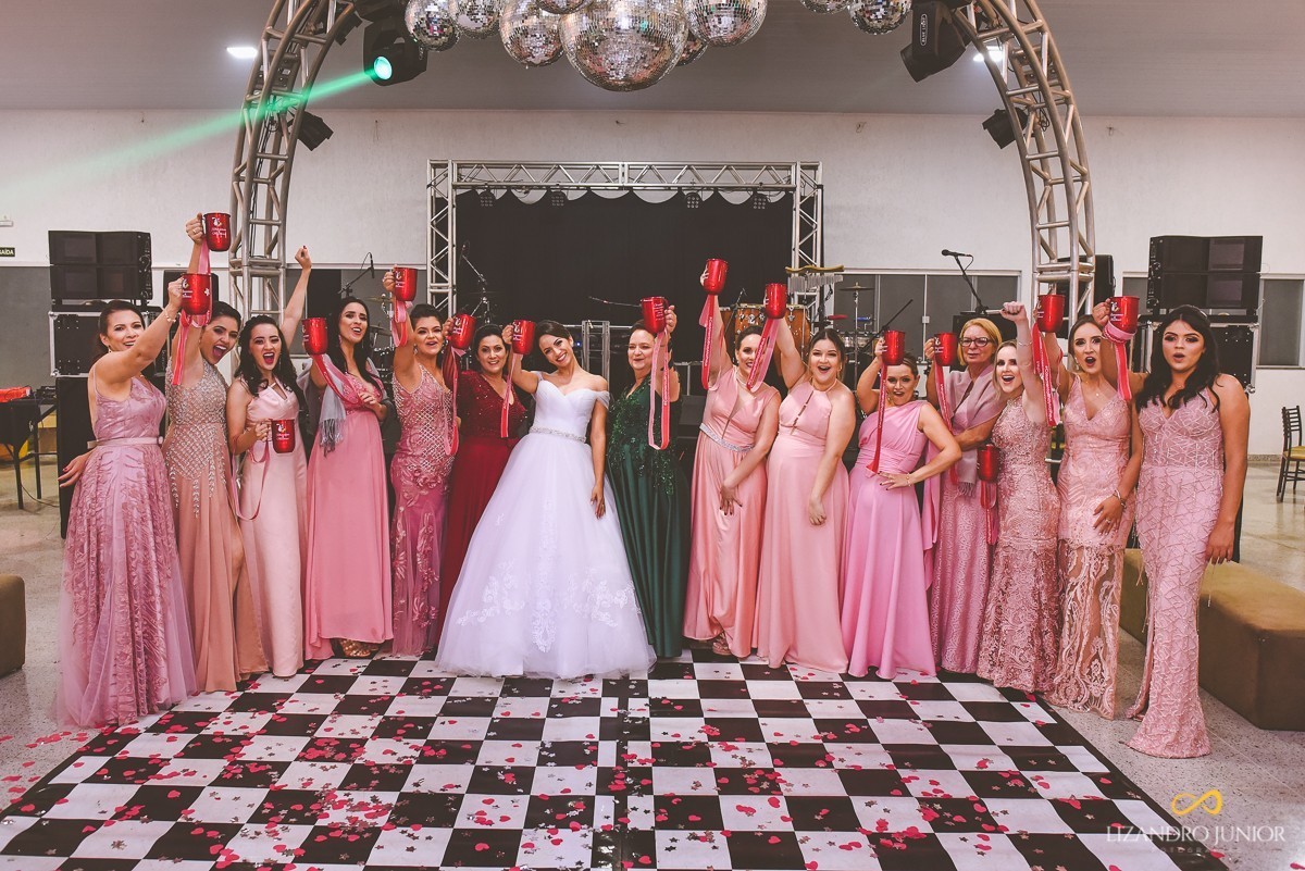 RHAYENNE E MATHEUS, NOIVA, MCDONALDS, SALVATORE CABELEIREIROS, CAPUCHINHOS, LIZANDRO JUNIOR, PATOS DE MINAS, NOIVA PATOS, CASAMENTO, ENLACE MAISON