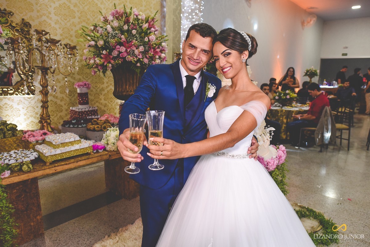 RHAYENNE E MATHEUS, NOIVA, MCDONALDS, SALVATORE CABELEIREIROS, CAPUCHINHOS, LIZANDRO JUNIOR, PATOS DE MINAS, NOIVA PATOS, CASAMENTO, ENLACE MAISON