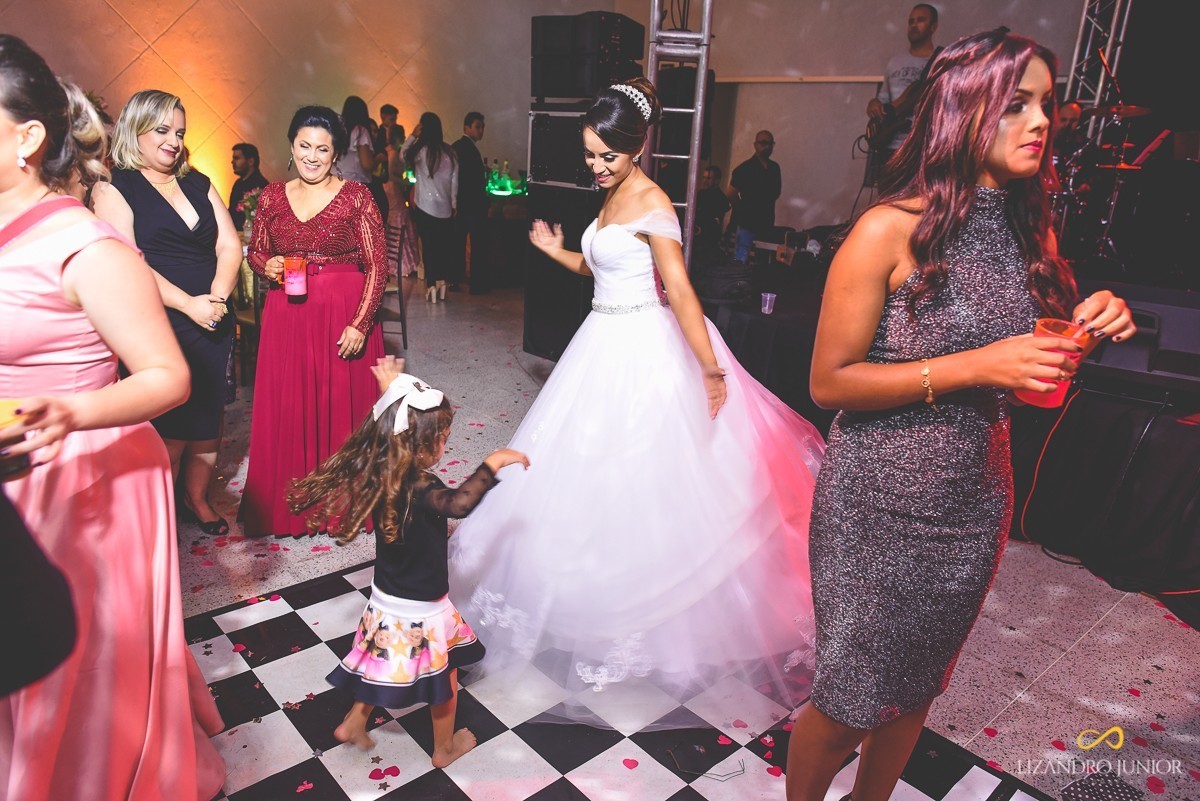 RHAYENNE E MATHEUS, NOIVA, MCDONALDS, SALVATORE CABELEIREIROS, CAPUCHINHOS, LIZANDRO JUNIOR, PATOS DE MINAS, NOIVA PATOS, CASAMENTO, ENLACE MAISON