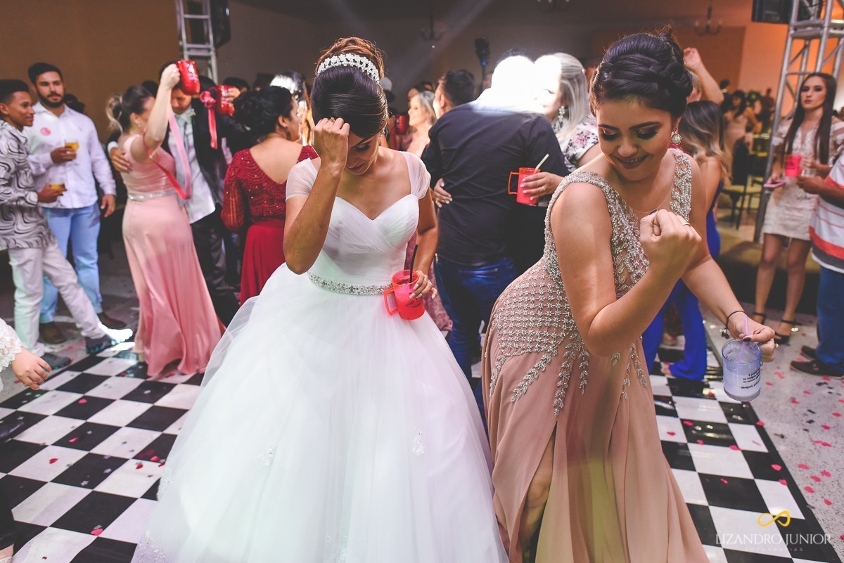 RHAYENNE E MATHEUS, NOIVA, MCDONALDS, SALVATORE CABELEIREIROS, CAPUCHINHOS, LIZANDRO JUNIOR, PATOS DE MINAS, NOIVA PATOS, CASAMENTO, ENLACE MAISON