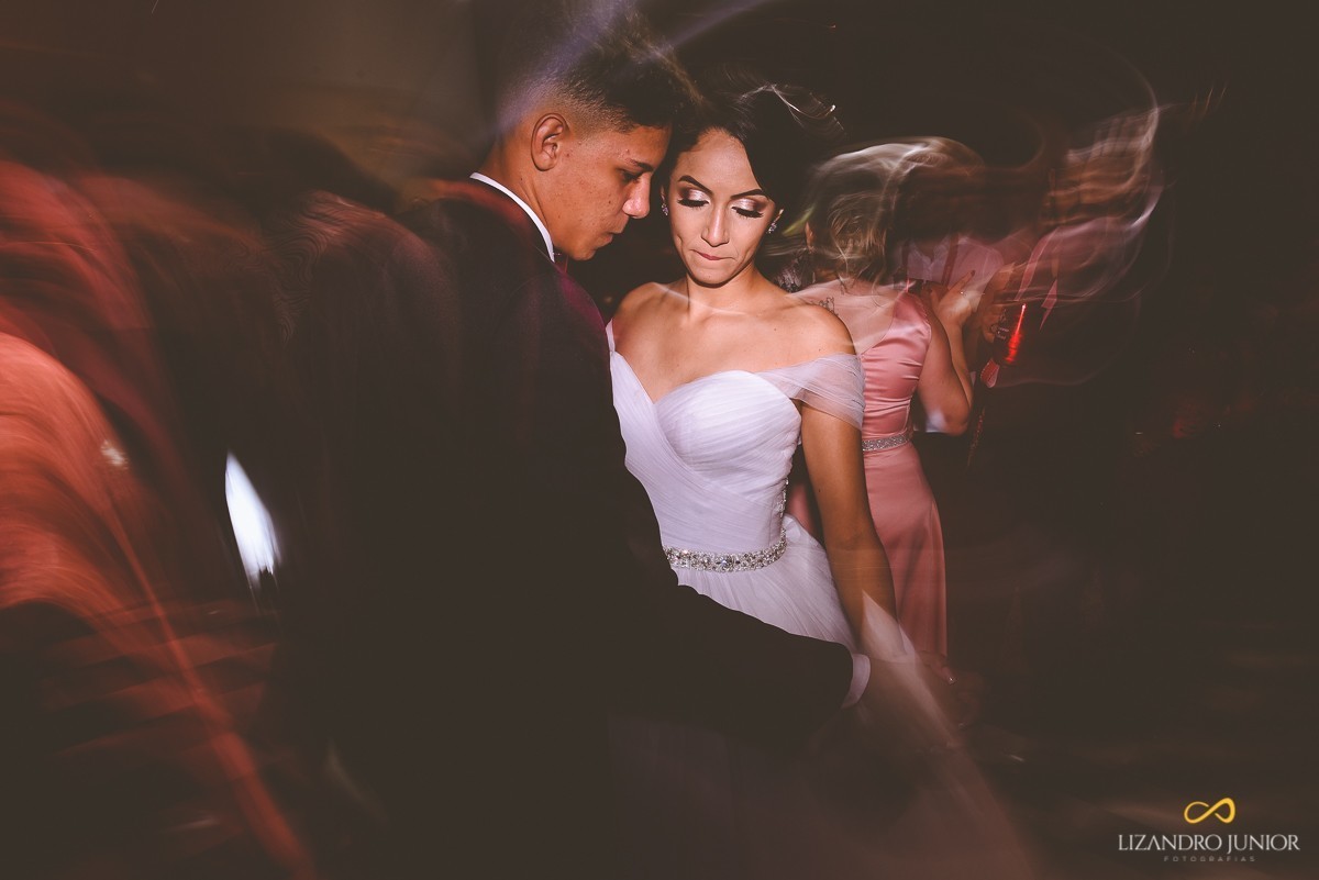 RHAYENNE E MATHEUS, NOIVA, MCDONALDS, SALVATORE CABELEIREIROS, CAPUCHINHOS, LIZANDRO JUNIOR, PATOS DE MINAS, NOIVA PATOS, CASAMENTO, ENLACE MAISON