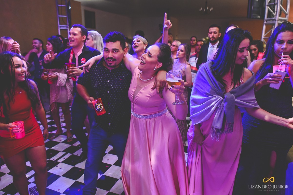 RHAYENNE E MATHEUS, NOIVA, MCDONALDS, SALVATORE CABELEIREIROS, CAPUCHINHOS, LIZANDRO JUNIOR, PATOS DE MINAS, NOIVA PATOS, CASAMENTO, ENLACE MAISON