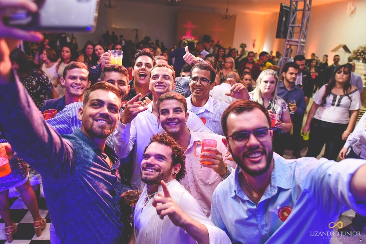 RHAYENNE E MATHEUS, NOIVA, MCDONALDS, SALVATORE CABELEIREIROS, CAPUCHINHOS, LIZANDRO JUNIOR, PATOS DE MINAS, NOIVA PATOS, CASAMENTO, ENLACE MAISON