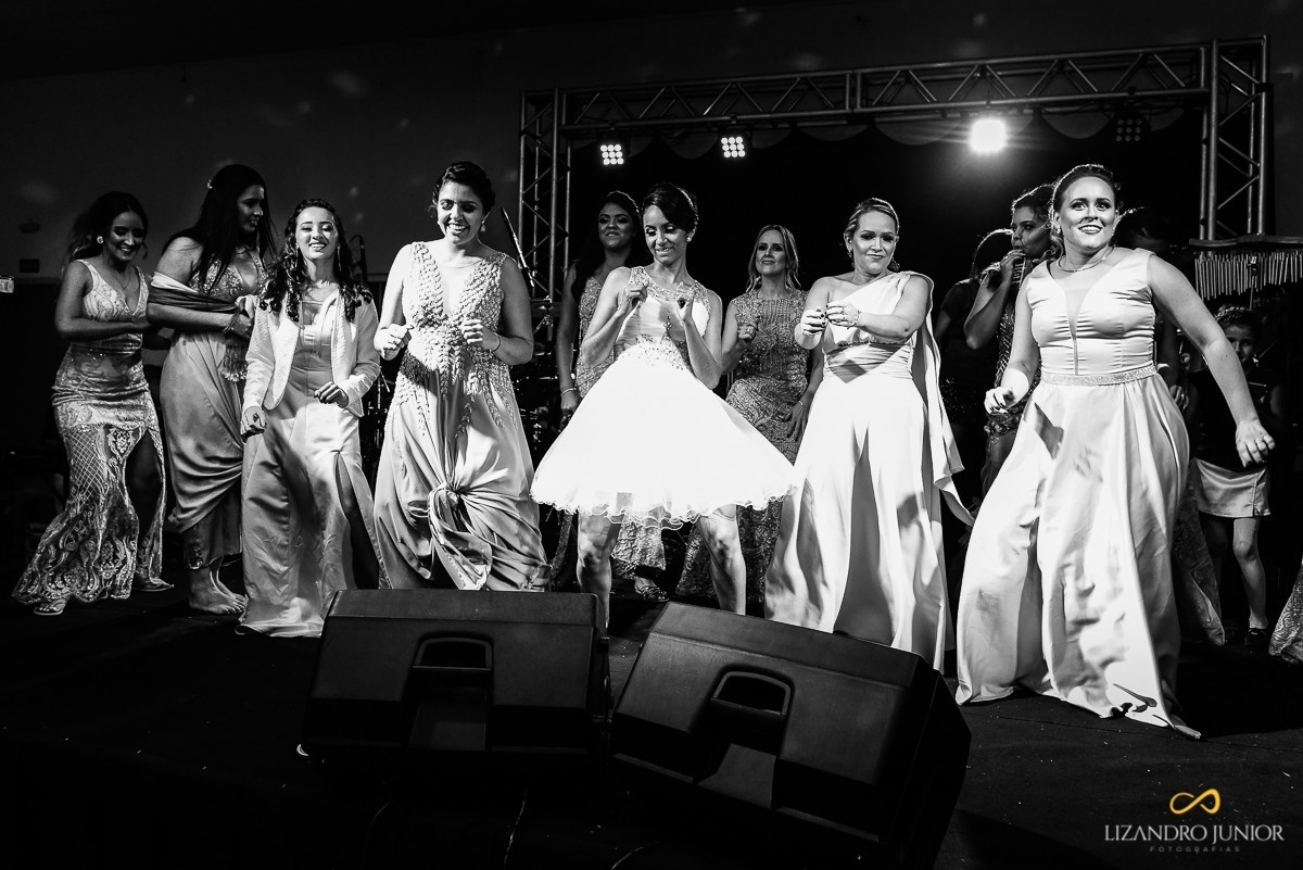 RHAYENNE E MATHEUS, NOIVA, MCDONALDS, SALVATORE CABELEIREIROS, CAPUCHINHOS, LIZANDRO JUNIOR, PATOS DE MINAS, NOIVA PATOS, CASAMENTO, ENLACE MAISON