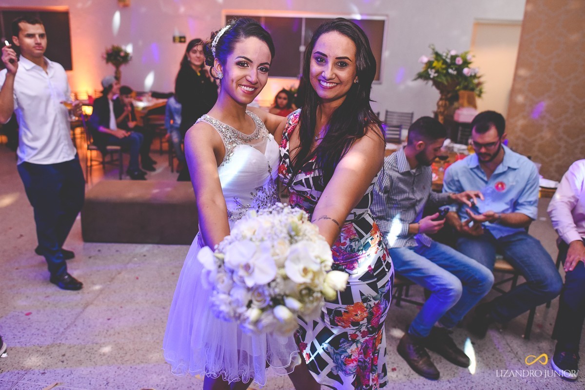 RHAYENNE E MATHEUS, NOIVA, MCDONALDS, SALVATORE CABELEIREIROS, CAPUCHINHOS, LIZANDRO JUNIOR, PATOS DE MINAS, NOIVA PATOS, CASAMENTO, ENLACE MAISON