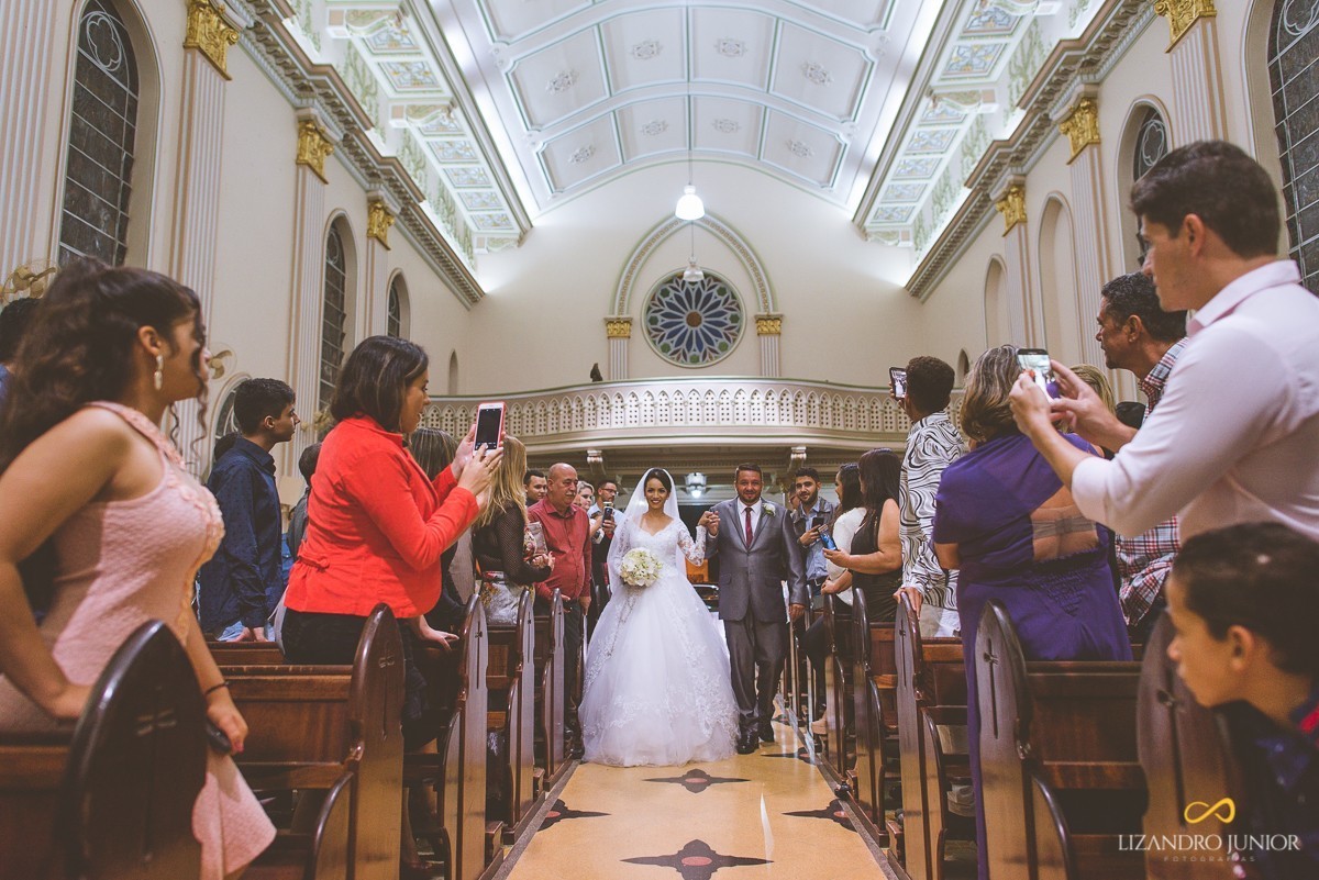 RHAYENNE E MATHEUS, NOIVA, MCDONALDS, SALVATORE CABELEIREIROS, CAPUCHINHOS, LIZANDRO JUNIOR, PATOS DE MINAS, NOIVA PATOS, CASAMENTO, ENLACE MAISON