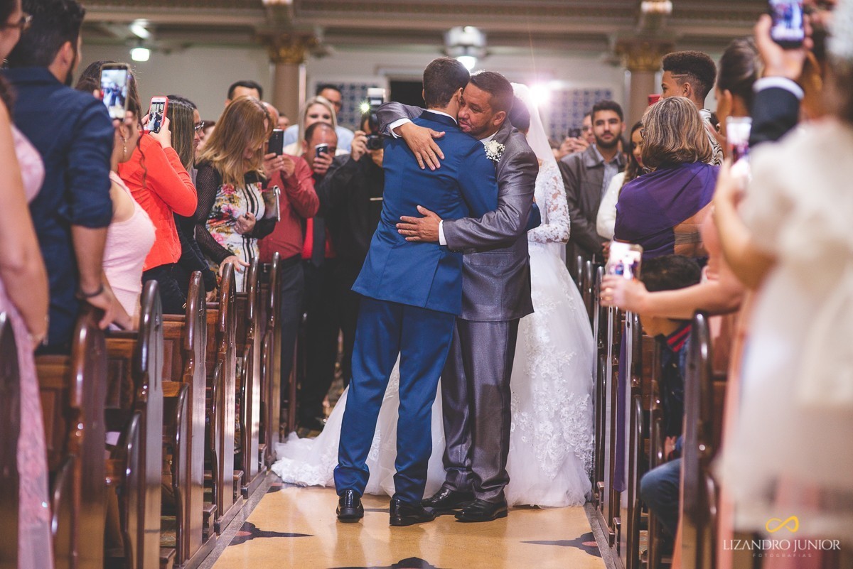 RHAYENNE E MATHEUS, NOIVA, MCDONALDS, SALVATORE CABELEIREIROS, CAPUCHINHOS, LIZANDRO JUNIOR, PATOS DE MINAS, NOIVA PATOS, CASAMENTO, ENLACE MAISON