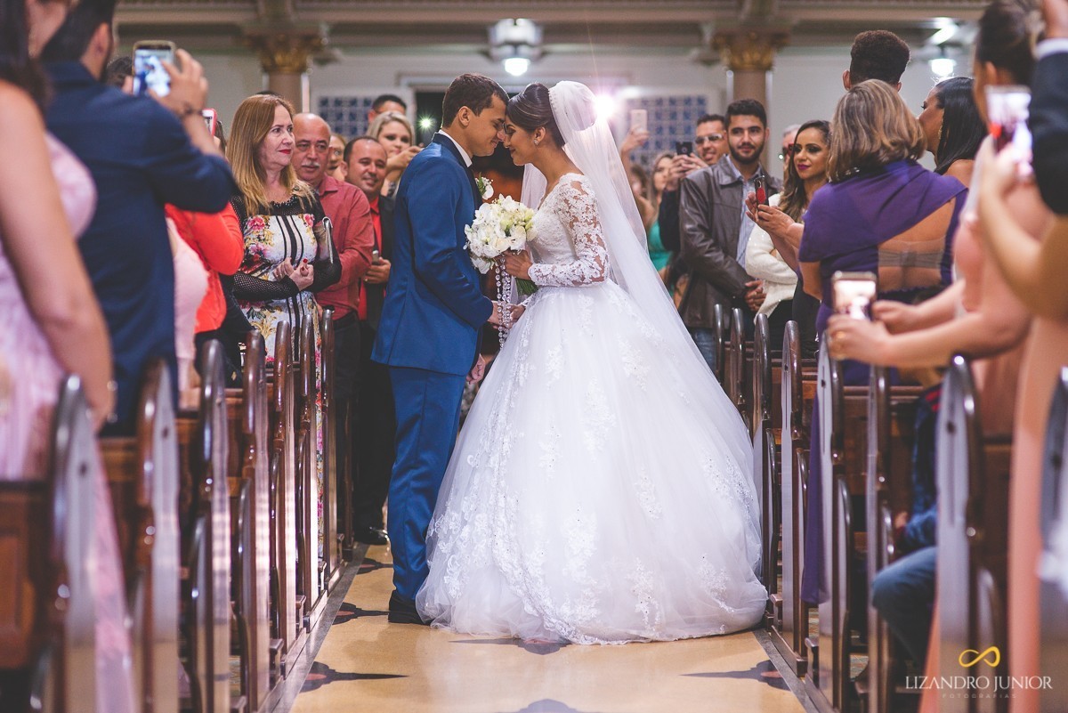 RHAYENNE E MATHEUS, NOIVA, MCDONALDS, SALVATORE CABELEIREIROS, CAPUCHINHOS, LIZANDRO JUNIOR, PATOS DE MINAS, NOIVA PATOS, CASAMENTO, ENLACE MAISON