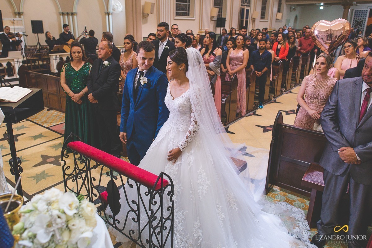 RHAYENNE E MATHEUS, NOIVA, MCDONALDS, SALVATORE CABELEIREIROS, CAPUCHINHOS, LIZANDRO JUNIOR, PATOS DE MINAS, NOIVA PATOS, CASAMENTO, ENLACE MAISON