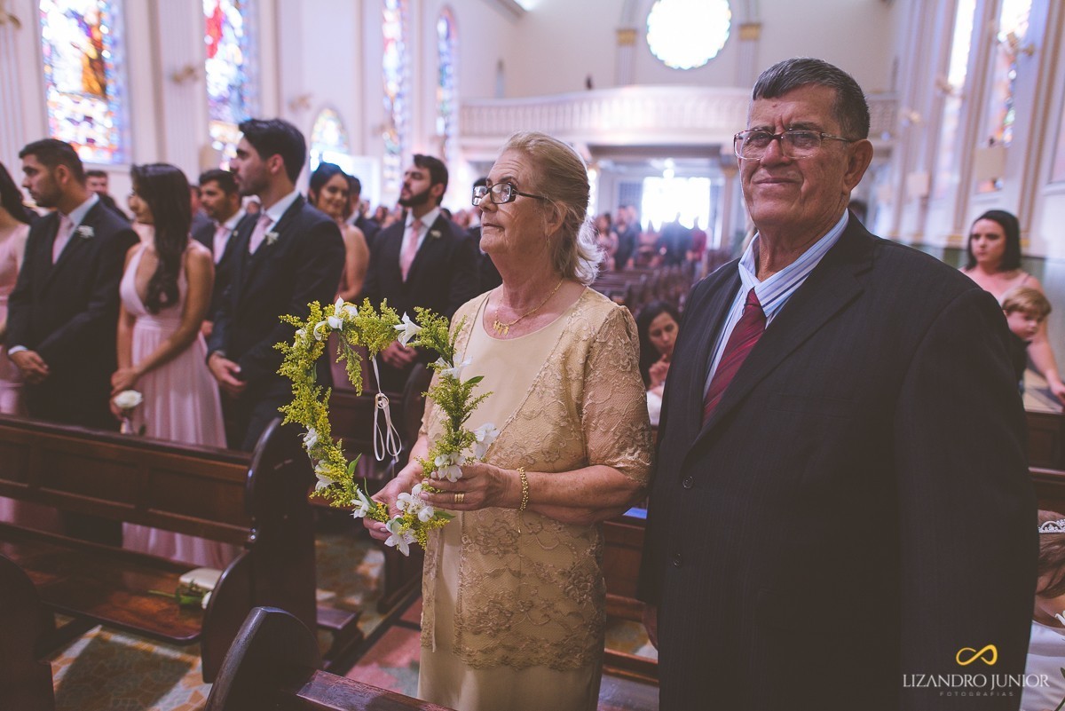 CASAMENTO, ALYNE E VINICIUS, PATOS DE MINAS, FOTOGRAFO DE CASAMENTO, OLD ROCK BARBER, CAPUCHINHOS, FUSCA, CARRO ANTIGO, LIZANDRO JUNIOR