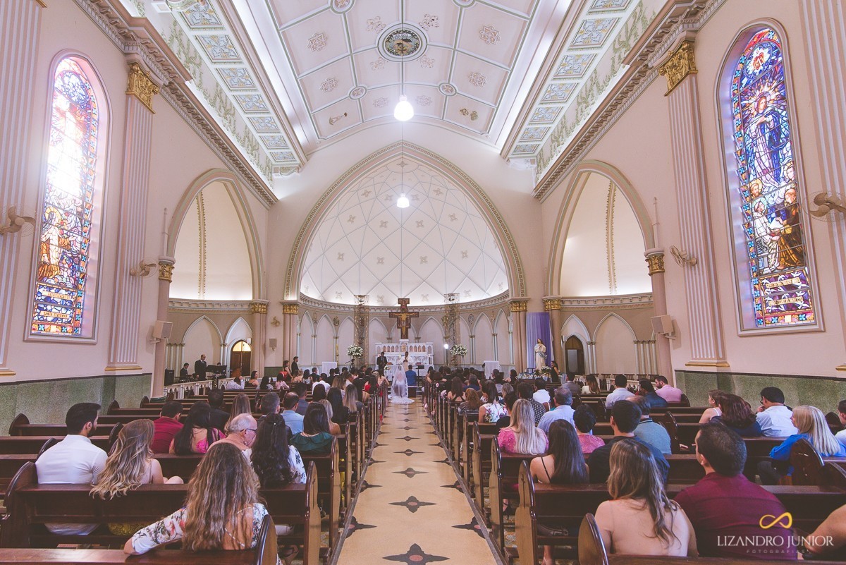 CASAMENTO, ALYNE E VINICIUS, PATOS DE MINAS, FOTOGRAFO DE CASAMENTO, OLD ROCK BARBER, CAPUCHINHOS, FUSCA, CARRO ANTIGO, LIZANDRO JUNIOR